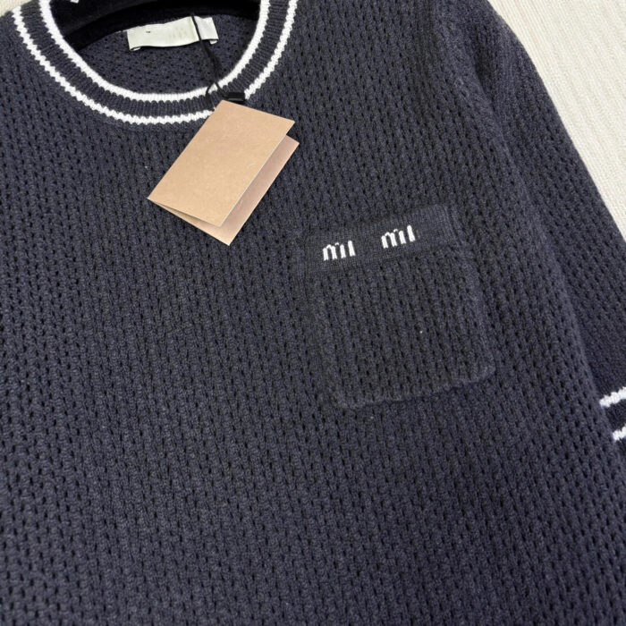 Elegant Crew-Neck Sweaters For Women - Image 4