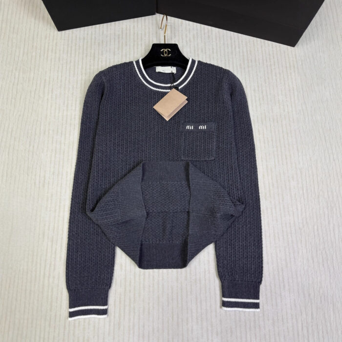 Elegant Crew-Neck Sweaters For Women - Image 5
