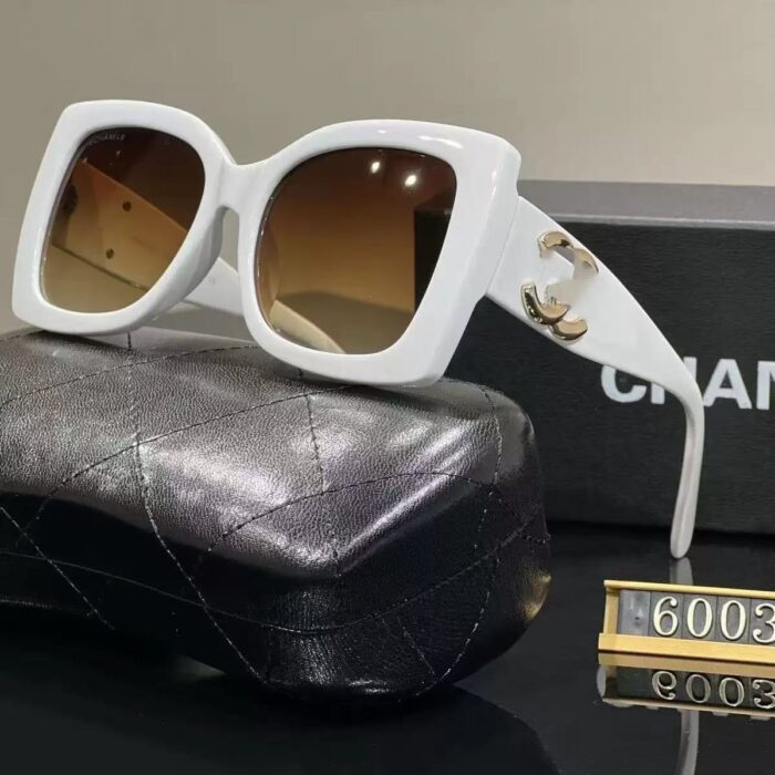Trendy Square Sunglasses For Women - Image 2