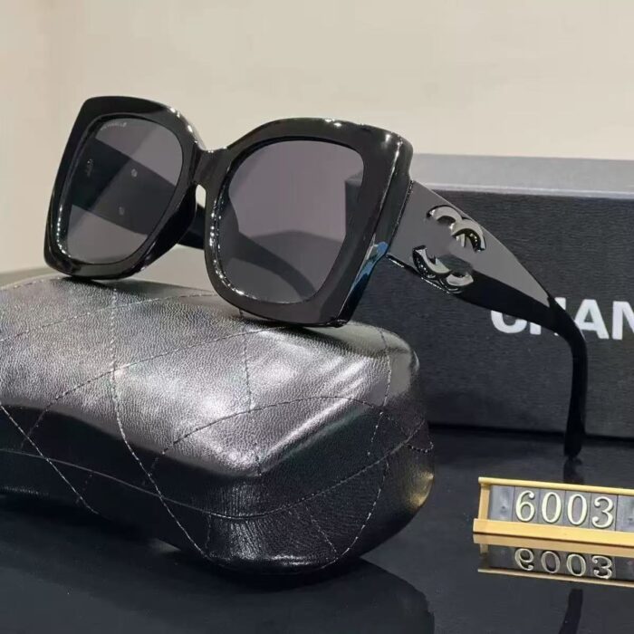 Trendy Square Sunglasses For Women - Image 1