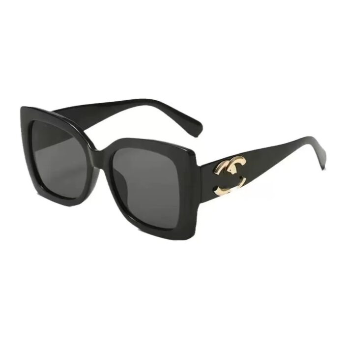 Trendy Square Sunglasses For Women - Image 5