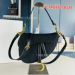 Trendy Crossbody Bags For Women - Image 3
