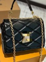 Chic Small Handbags For Women - Image 3