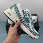 Trendy Sneakers For Men And Women - Image 3